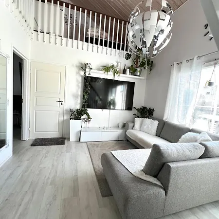 Hopea Villa, Vuokatin Ytimessae Sisaeltyy Sauna, Ilmainen Pysaekoeinti, Wi-fi, 55smarttv, Omapiha, Sopii Perheille Сasa de vacaciones