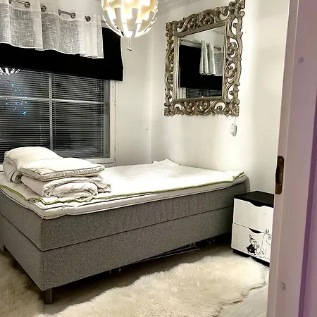 Vakantiehuis Hopea Villa, Vuokatin Ytimessae Sisaeltyy Sauna, Ilmainen Pysaekoeinti, Wi-fi, Iso 75smarttv, Omapiha, Sopii Perheille, Parvellinen Tilava Kaksio, 1x 160cm Saenky, 1x 160cm Vuode Sohva, 2x 120cm Saenky *