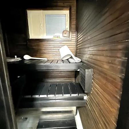 Vakantiehuis Hopea Villa, Vuokatin Ytimessae Sisaeltyy Sauna, Ilmainen Pysaekoeinti, Wi-Fi, Iso 75Smarttv, Omapiha, Sopii Perheille, Parvellinen Tilava Kaksio, 1X 160Cm Saenky, 2X 120Cm Saenky