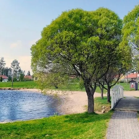 Vakantiehuis Hopea Villa, Vuokatin Ytimessae Sisaeltyy Sauna, Ilmainen Pysaekoeinti, Wi-fi, Iso 75smarttv, Omapiha, Sopii Perheille, Parvellinen Tilava Kaksio, 1x 160cm Saenky, 1x 160cm Vuode Sohva, 2x 120cm Saenky *
