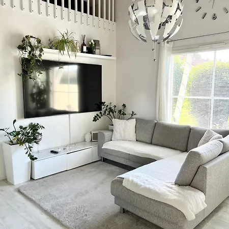 Hopea Villa, Vuokatin Ytimessae Sisaeltyy Sauna, Ilmainen Pysaekoeinti, Wi-Fi, Iso 75Smarttv, Omapiha, Sopii Perheille, Parvellinen Tilava Kaksio, 1X 160Cm Saenky, 2X 120Cm Saenky Vakantiehuis Vuokatti