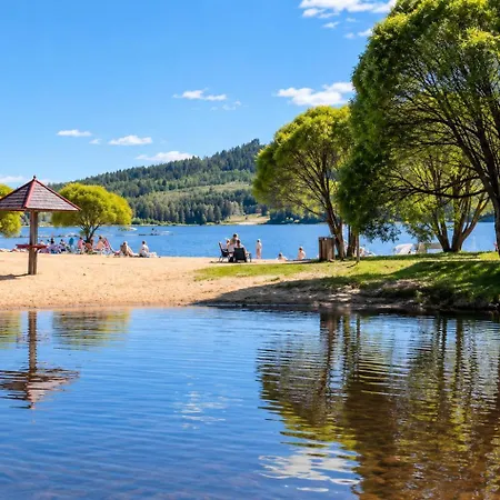 Hopea Villa, Vuokatin Ytimessae Sisaeltyy Sauna, Ilmainen Pysaekoeinti, Wi-Fi, Iso 75Smarttv, Omapiha, Sopii Perheille, Parvellinen Tilava Kaksio, 1X 160Cm Saenky, 2X 120Cm Saenky * Vuokatti